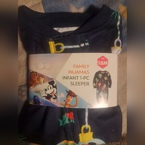 Disney Christmas infant new pajamas size 18 months 🎄